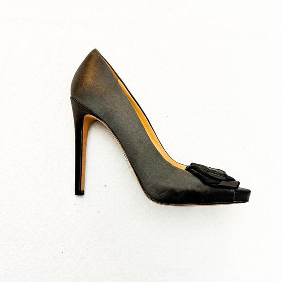 Badgley Mischka Gray Flower Peep Toe Pump Heel Leather Sole Size 7 - Picture 2 of 7